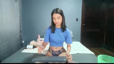 Snapshot of liaortiz69 chatting on 01.24.25 LiaOrtiz online show from 01.24.25