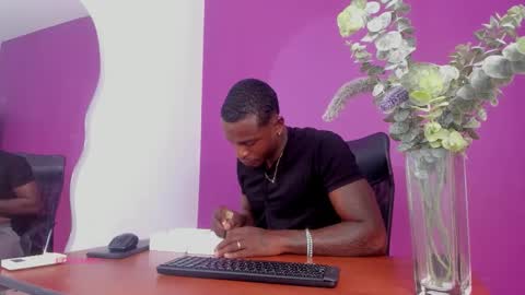 Snapshot of lievelinng chatting on 09.19.25 lievelinng online show from 09.19.25