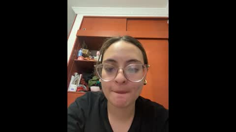 liilaaaa23 online show from 10.10.25