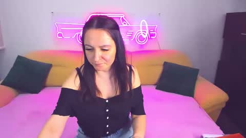 Snapshot of likaa_likaa chatting on 12.19.24 Lika online show from 12.19.24