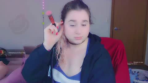 Snapshot of lil_alison_heart chatting on 12.27.24 Lil Alison Heart online show from 12.27.24