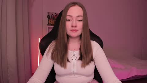 Snapshot of lil_happiness chatting on 02.06.25 for free registration 3 online show from 02.06.25