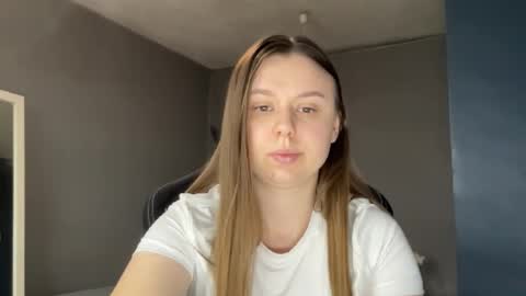 Lily online show from 09.28.25