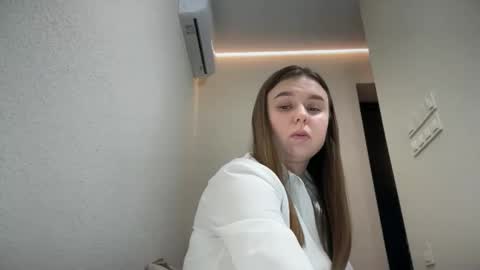 Lily online show from 10.11.25
