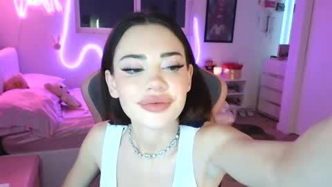 Snapshot of lilbina chatting on 09.28.25 lilbina online show from 09.28.25