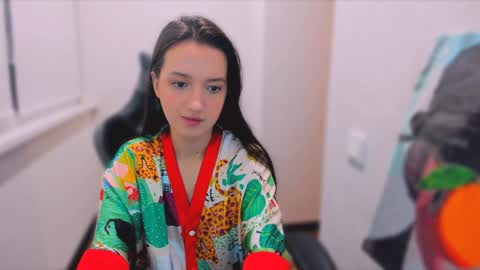 Snapshot of lililaluna chatting on 01.13.25             ...  online show from 01.13.25