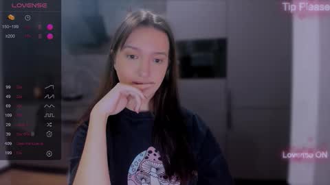 Snapshot of lililaluna chatting on 09.30.25             ...  online show from 09.30.25