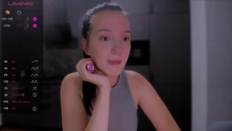 Snapshot of lililaluna chatting on 10.04.25             ...  online show from 10.04.25