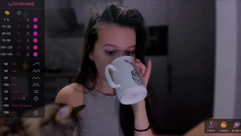 Snapshot of lililaluna chatting on 10.12.25             ...  online show from 10.12.25