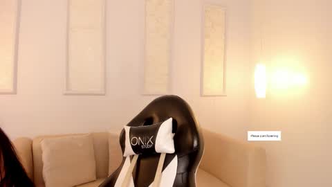 Snapshot of lilily_lv chatting on 09.10.25 Lilly online show from 09.10.25