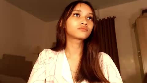 Snapshot of lilit_sensual chatting on 09.23.25 Chloe online show from 09.23.25