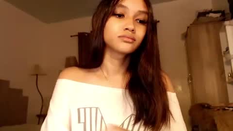 Snapshot of lilit_sensual chatting on 10.23.25 Chloe online show from 10.23.25