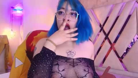   online show from 10.04.25