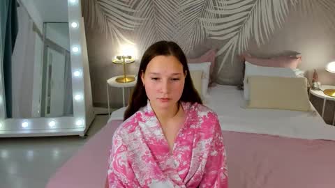 Snapshot of lilithgloww chatting on 11.14.25 lilithgloww online show from 11.14.25