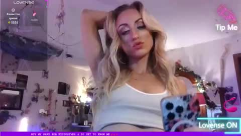 Lilithohfish online show from 10.15.25