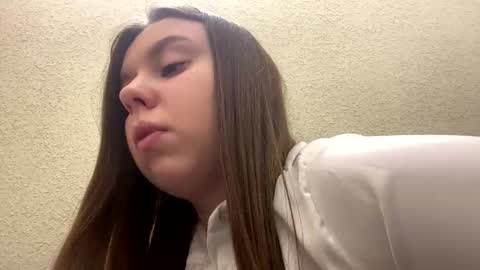 Snapshot of lillianx9zbld chatting on 10.13.25 Lily online show from 10.13.25