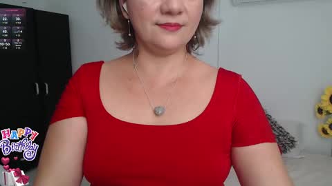 Snapshot of lilly_milf chatting on 01.11.25 Lilly online show from 01.11.25