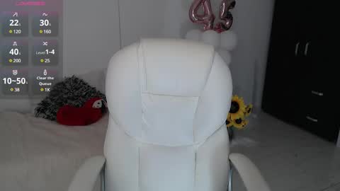 Snapshot of lilly_milf chatting on 01.31.25 Lilly online show from 01.31.25