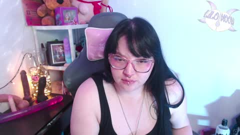 Snapshot of lilomoon69 chatting on 12.02.24 Lilo online show from 12.02.24