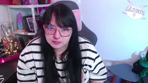 Snapshot of lilomoon69 chatting on 12.30.24 Lilo online show from 12.30.24