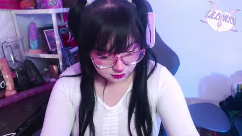 Snapshot of lilomoon69 chatting on 12.31.24 Lilo online show from 12.31.24