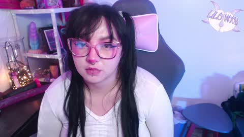 Snapshot of lilomoon69 chatting on 12.31.24 Lilo online show from 12.31.24