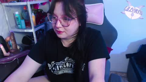 Snapshot of lilomoon69 chatting on 01.25.25 Lilo online show from 01.25.25