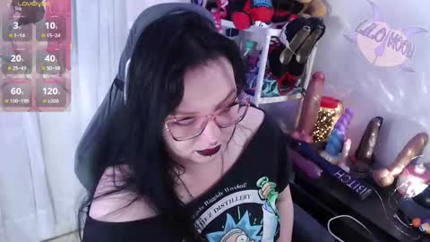 Snapshot of lilomoon69 chatting on 09.15.25 Lilo online show from 09.15.25