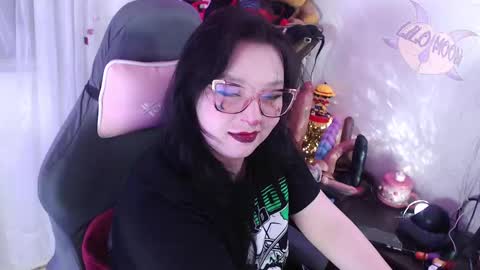 Snapshot of lilomoon69 chatting on 10.02.25 Lilo online show from 10.02.25