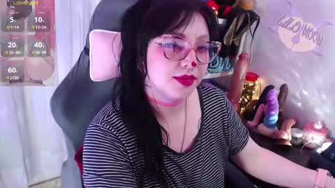 Snapshot of lilomoon69 chatting on 10.21.25 Lilo online show from 10.21.25