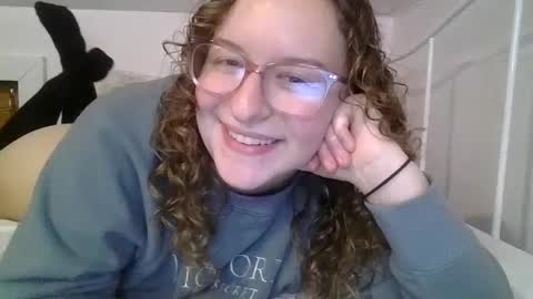 Snapshot of lilpies chatting on 12.19.24 LilPies online show from 12.19.24