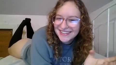 Snapshot of lilpies chatting on 12.19.24 LilPies online show from 12.19.24