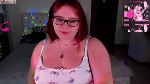 Snapshot of lily_lu_one chatting on 09.26.25 Elina  online show from 09.26.25