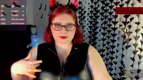 Snapshot of lily_lu_one chatting on 10.27.25 Elina  online show from 10.27.25