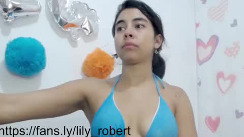Snapshot of lily_robertss_ chatting on 09.11.25 Lily Roberts online show from 09.11.25