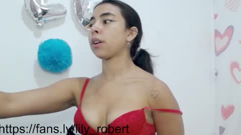 Snapshot of lily_robertss_ chatting on 09.13.25 Lily Roberts online show from 09.13.25