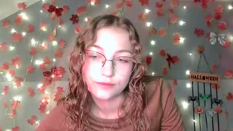 small lily online show from 10.13.25