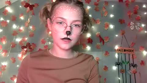 small lily online show from 10.20.25