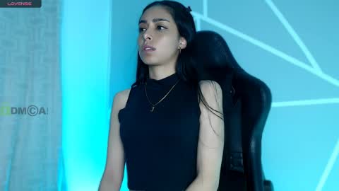 Snapshot of lilylouisee_ chatting on 01.04.25 Liliana louise online show from 01.04.25