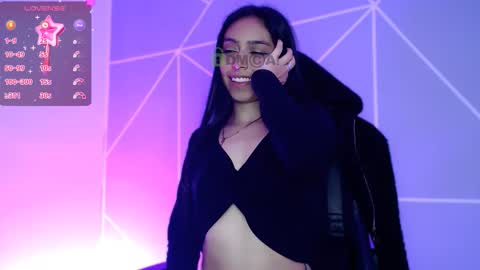 Snapshot of lilylouisee_ chatting on 10.12.25 Liliana louise online show from 10.12.25