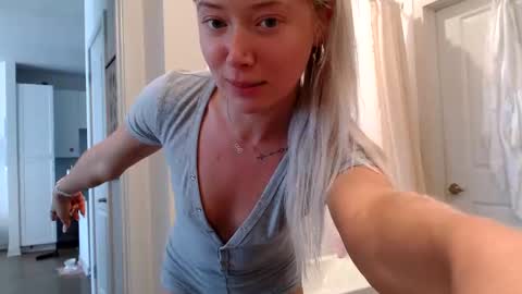 Lily Monroe online show from 10.12.25