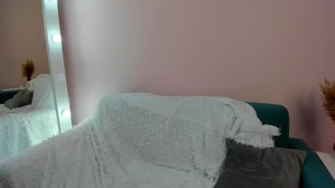 Snapshot of lina_blueeyed chatting on 01.22.25 Lina blueeyed    GMT3 1100-1700 Mon Wed Thu Sat Sun online show from 01.22.25