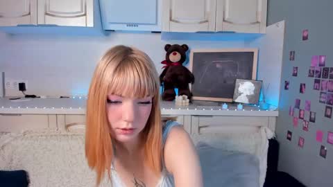 Snapshot of lina_blueeyed chatting on 02.05.25 Lina blueeyed    GMT3 1100-1700 Mon Wed Thu Sat Sun online show from 02.05.25
