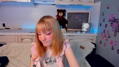 Snapshot of lina_blueeyed chatting on 02.05.25 Lina blueeyed    GMT3 1100-1700 Mon Wed Thu Sat Sun online show from 02.05.25