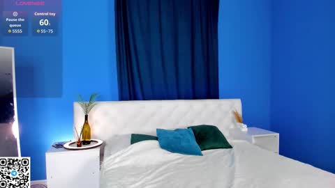 Snapshot of lina_blueeyed chatting on 10.15.25 Lina blueeyed    GMT3 1100-1700 Mon Wed Thu Sat Sun online show from 10.15.25