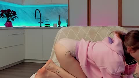 Snapshot of lina_n_kitty chatting on 12.04.24 Lina - online show from 12.04.24