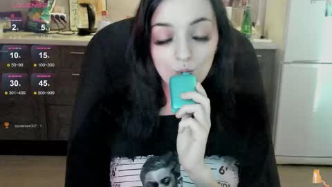 Snapshot of lina_tyaan chatting on 09.15.25 Lina 3  1715622743 online show from 09.15.25