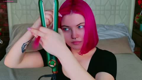 Snapshot of lisa_adam chatting on 12.17.24 lissi online show from 12.17.24