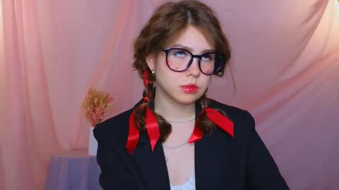 Snapshot of lisa_roses chatting on 02.14.25 Lisa online show from 02.14.25