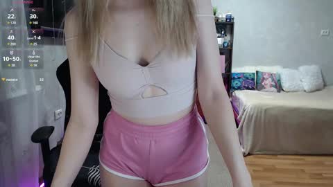 Snapshot of little_sofa99 chatting on 01.22.25 Sonya online show from 01.22.25